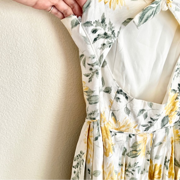 ✨RARE✨ GAL MEETS GLAM Abigail Painted Aster Fit & Flare Dress in Ecru White - Picture 12 of 13